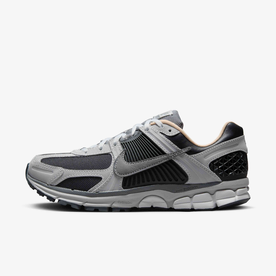 کتانی مردانه Nike Zoom Vomero 5